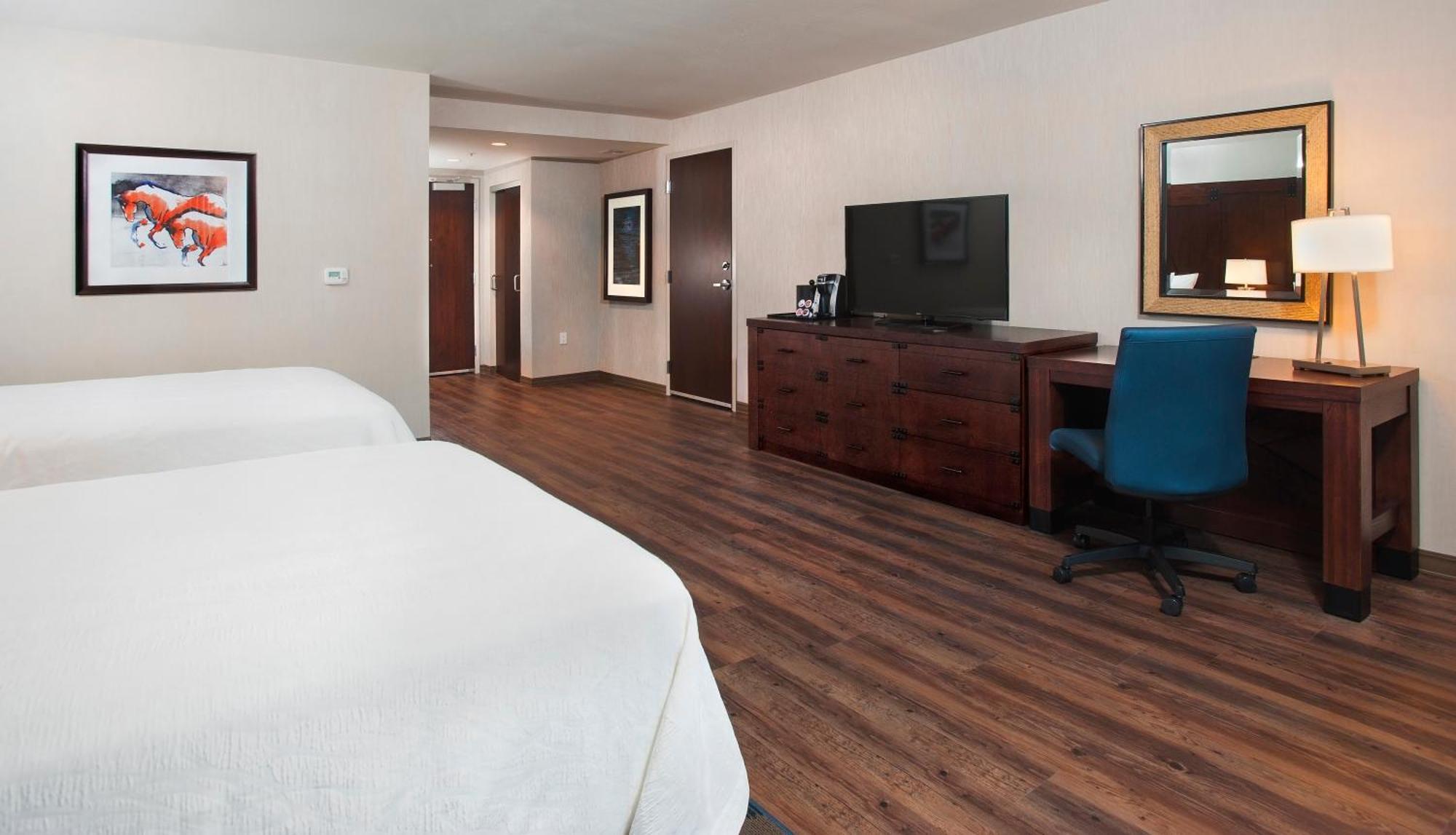 Hilton Garden Inn Burbank Los Angeles Bagian luar foto