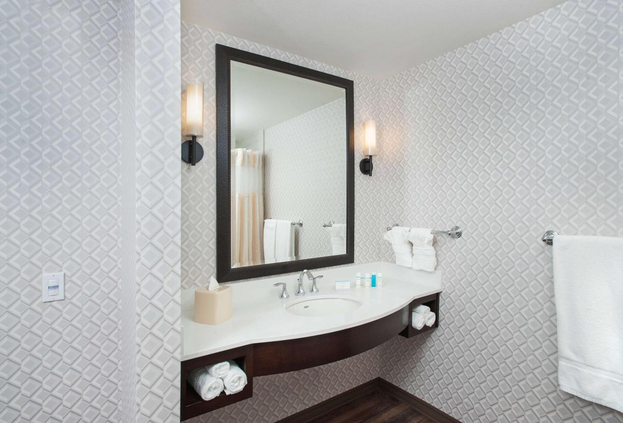 Hilton Garden Inn Burbank Los Angeles Bagian luar foto