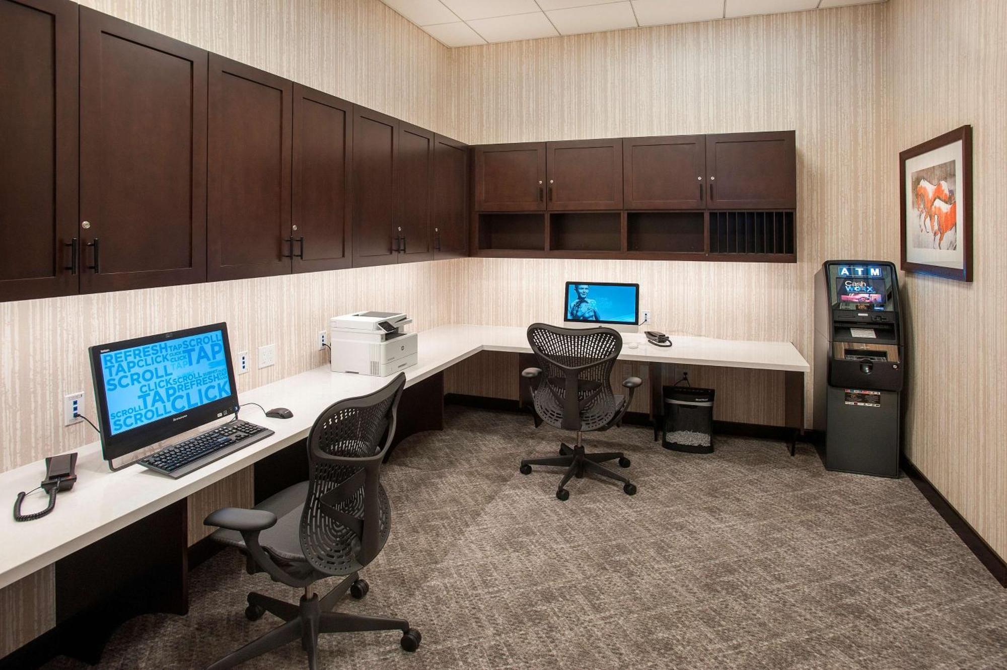 Hilton Garden Inn Burbank Los Angeles Bagian luar foto